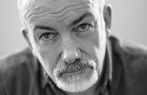 Interview: Peter Wells’ autobiography ‘Hello Darkness’ comes to the theatre